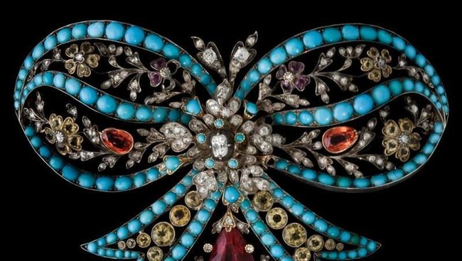 «Очарование красоты. Из истории ювелирных украшений в России»